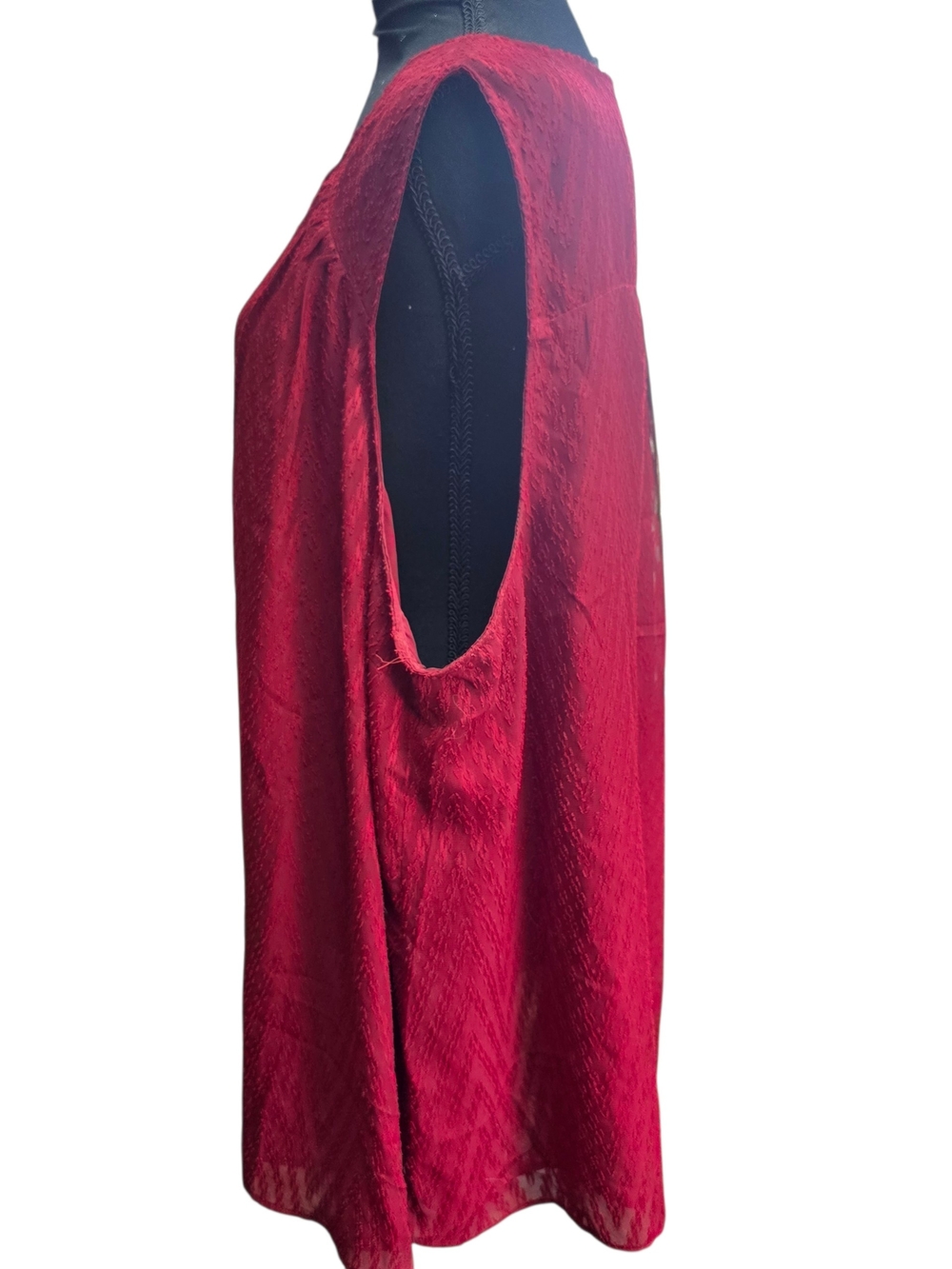 Torrid 3X Maroon Chevron Sleeveless Blouse Gold Bar V Neck Top - Picture 7 of 11